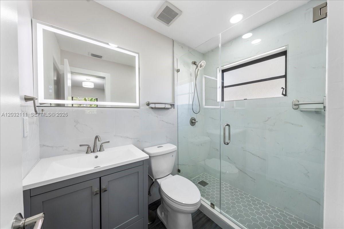 GREEN TREE ESTATES - Residential Lease
