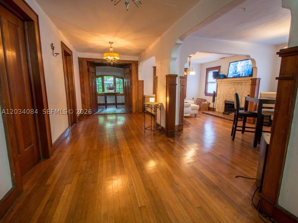 BISCAYNE HEIGHTS - Residential