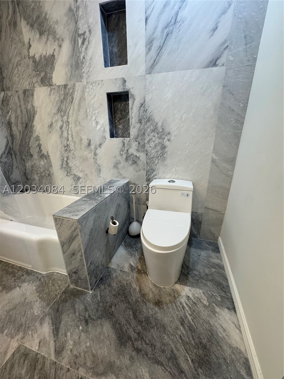BISCAYNE HEIGHTS - Residential