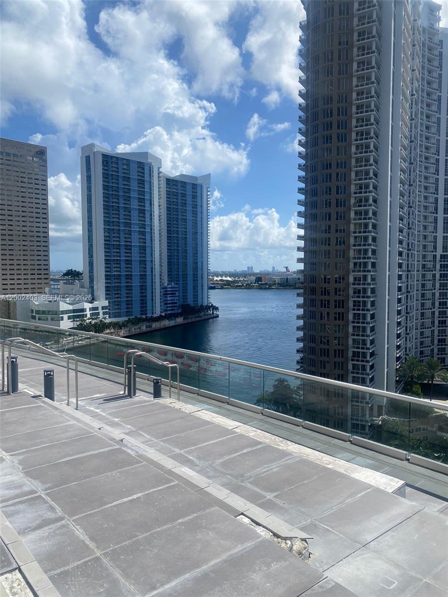 ICONBRICKELL CONDO NO 1 - Residential
