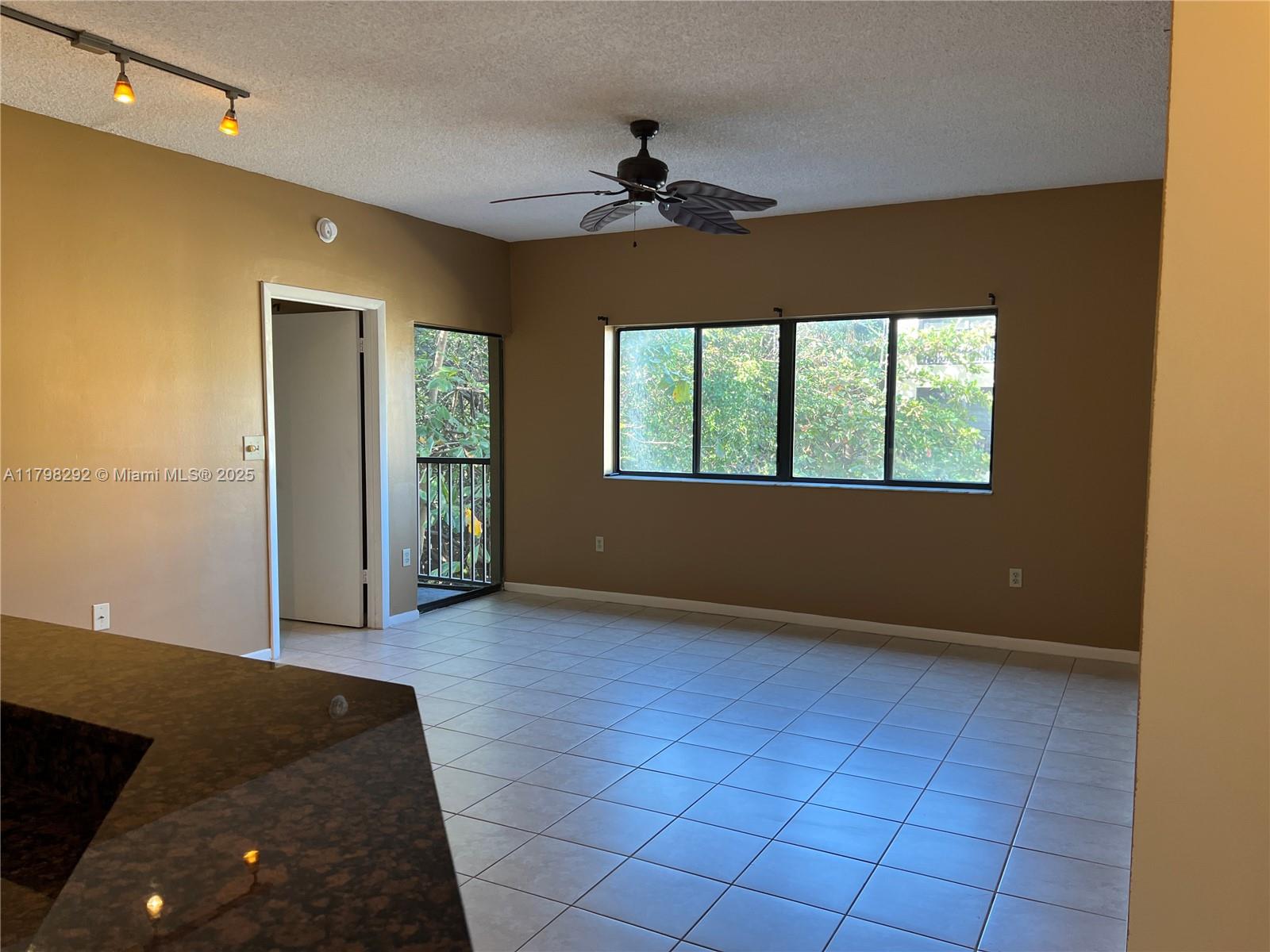 MARINA OAKS CONDO - Residential Lease
