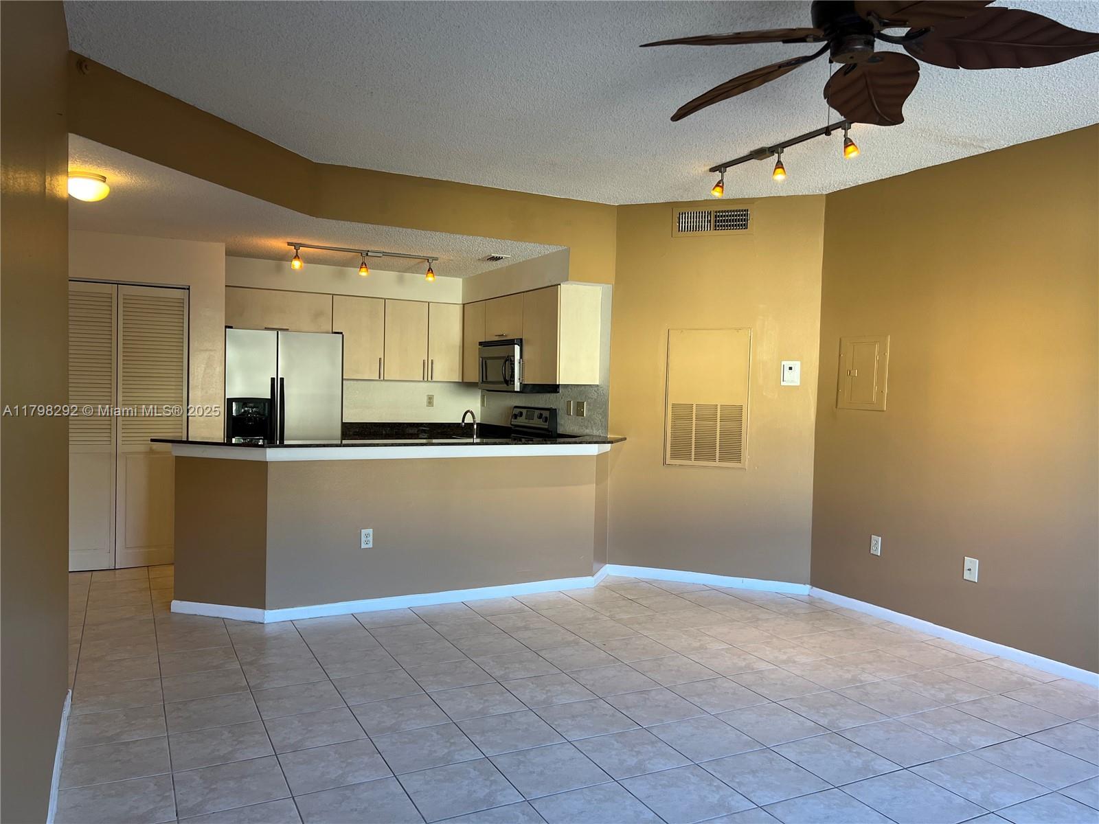 MARINA OAKS CONDO - Residential Lease