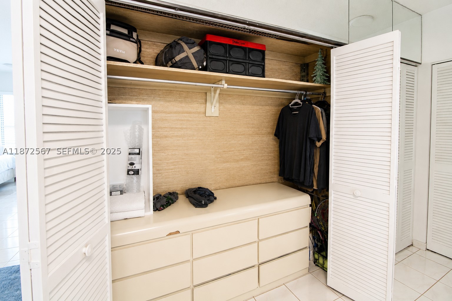 HEMISPHERES CONDO - Residential