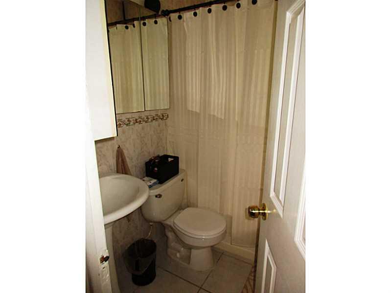 BISCAYNE LAWN EXTN - Residential Lease