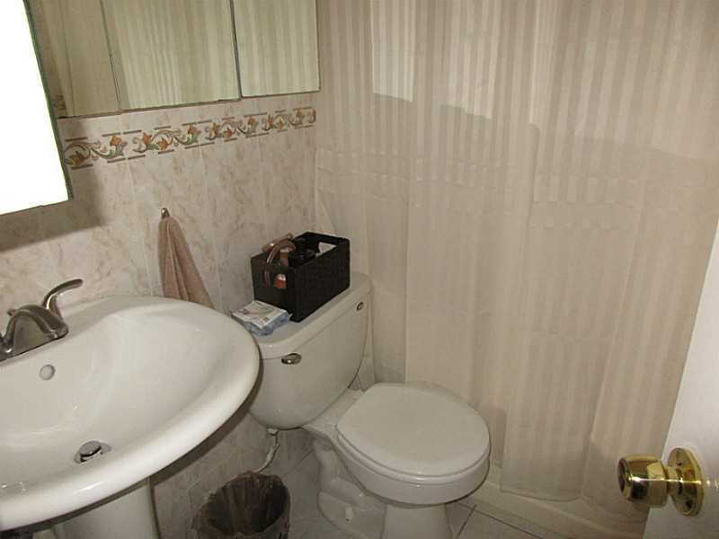 BISCAYNE LAWN EXTN - Residential Lease