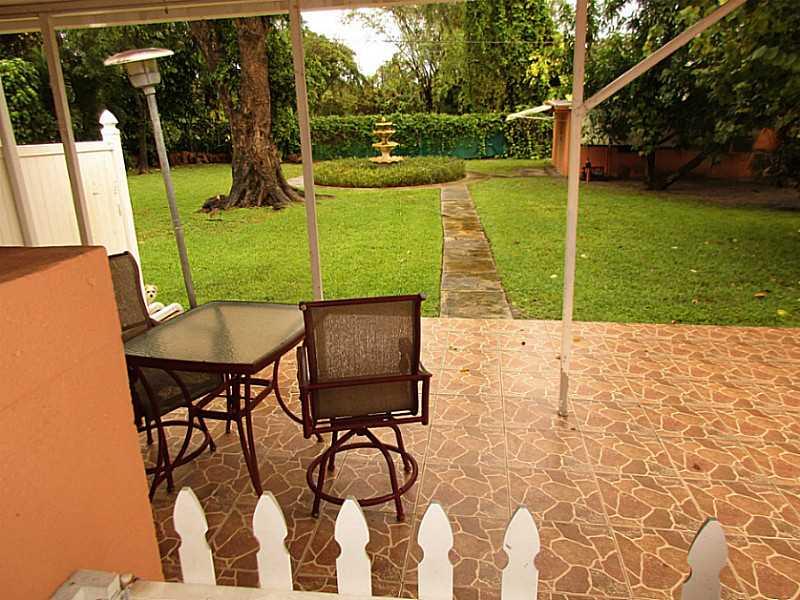 BISCAYNE LAWN EXTN - Residential Lease