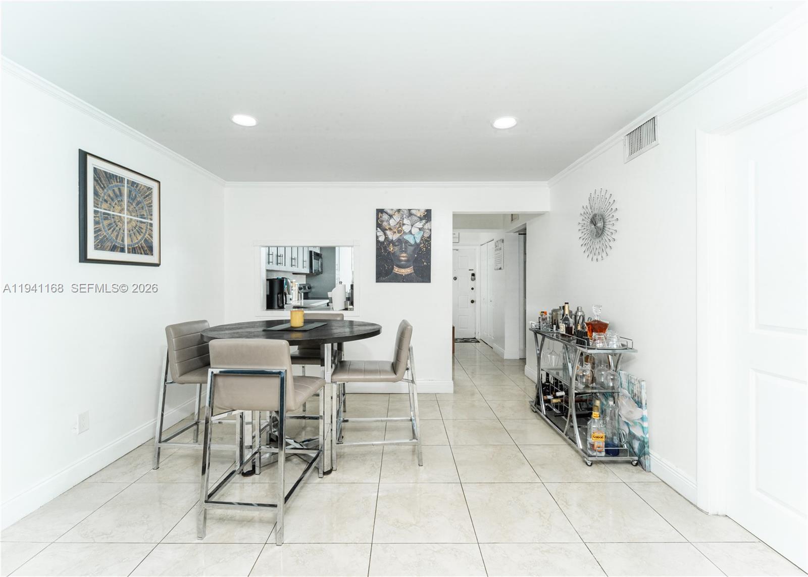 OMEGA CONDO NO 8 - Residential