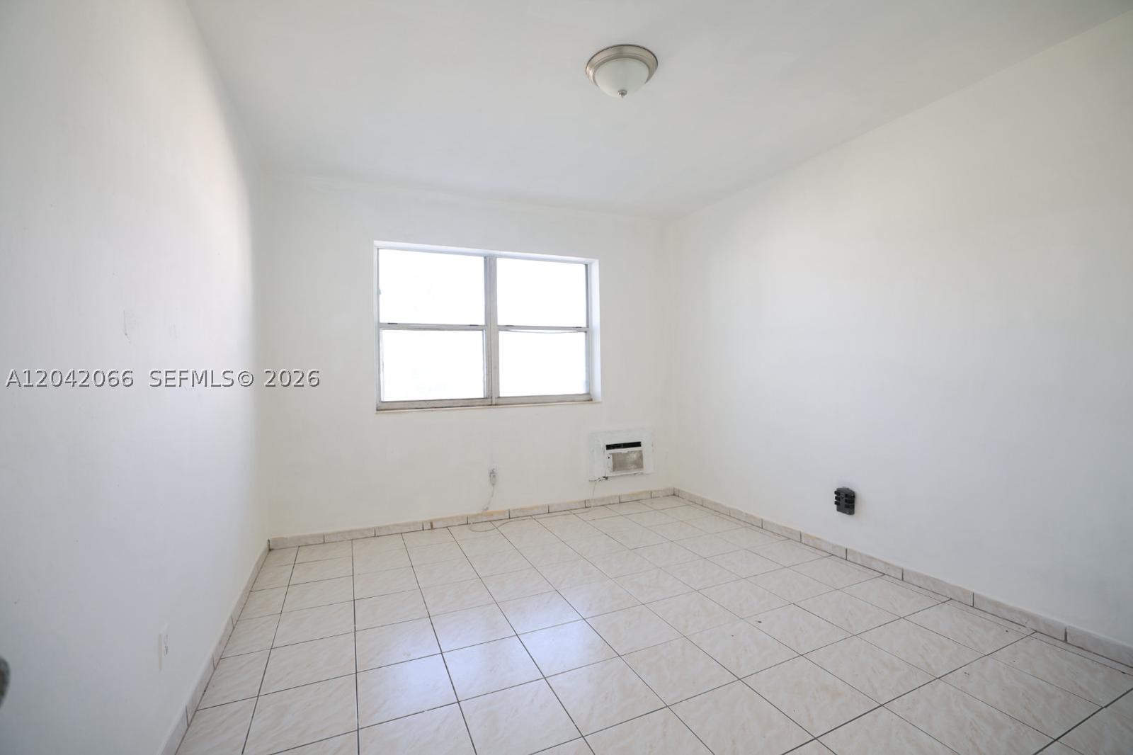 BISCAYNE BCH SUB - Residential Lease