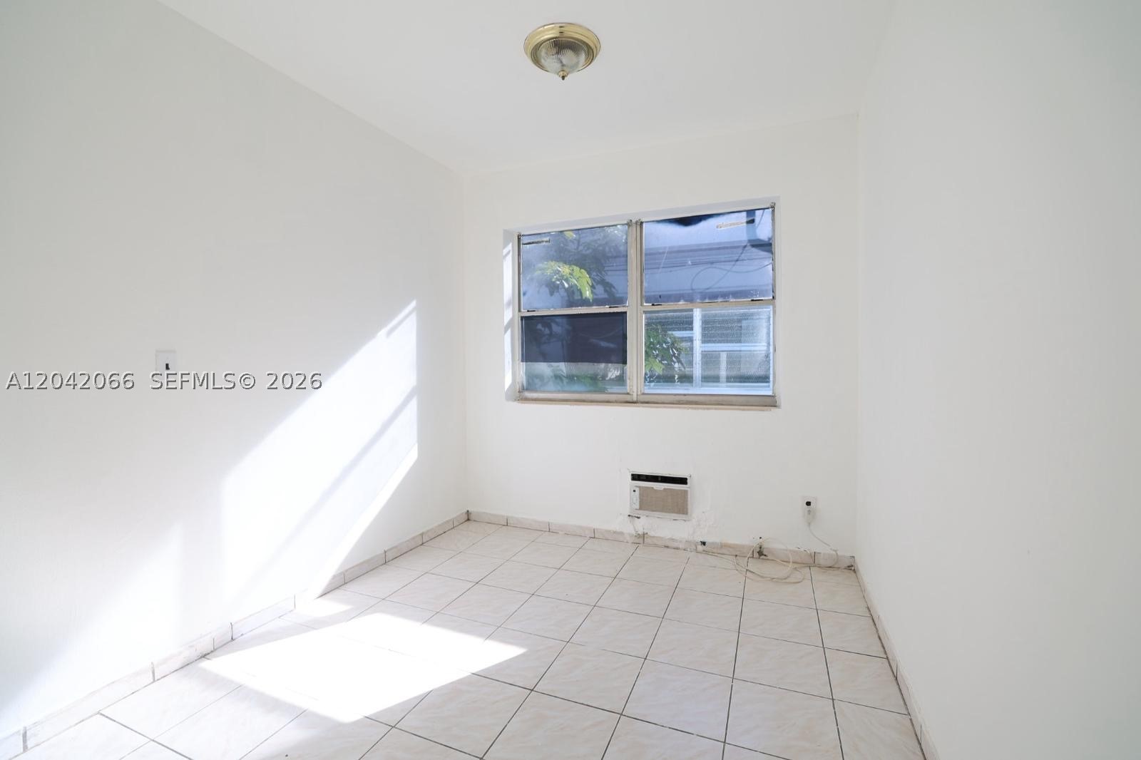 BISCAYNE BCH SUB - Residential Lease