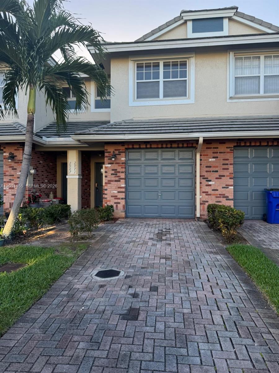 CARRIAGE HOMES AT BENTLEY - Residential