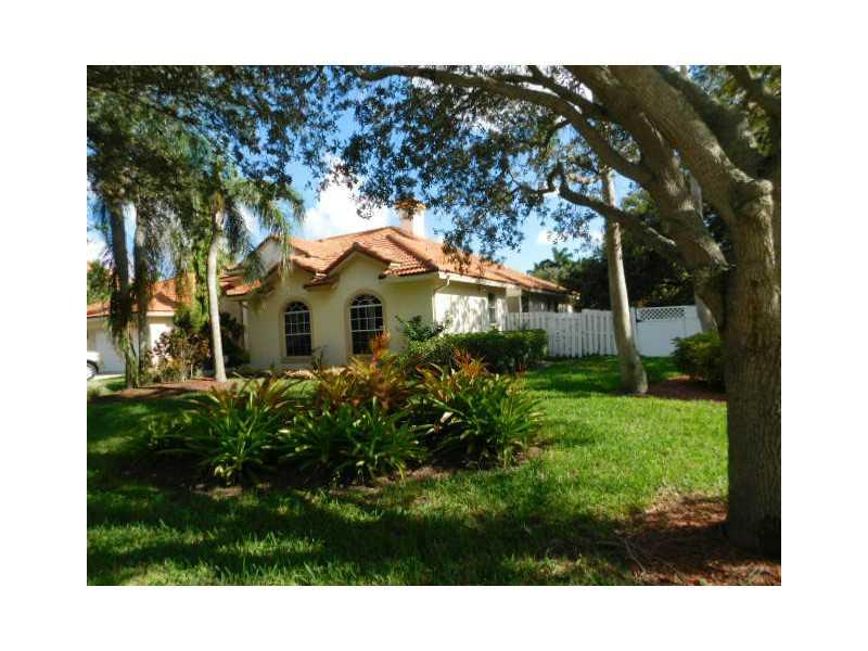 ISLA DEL SOL 85-32 B - Residential