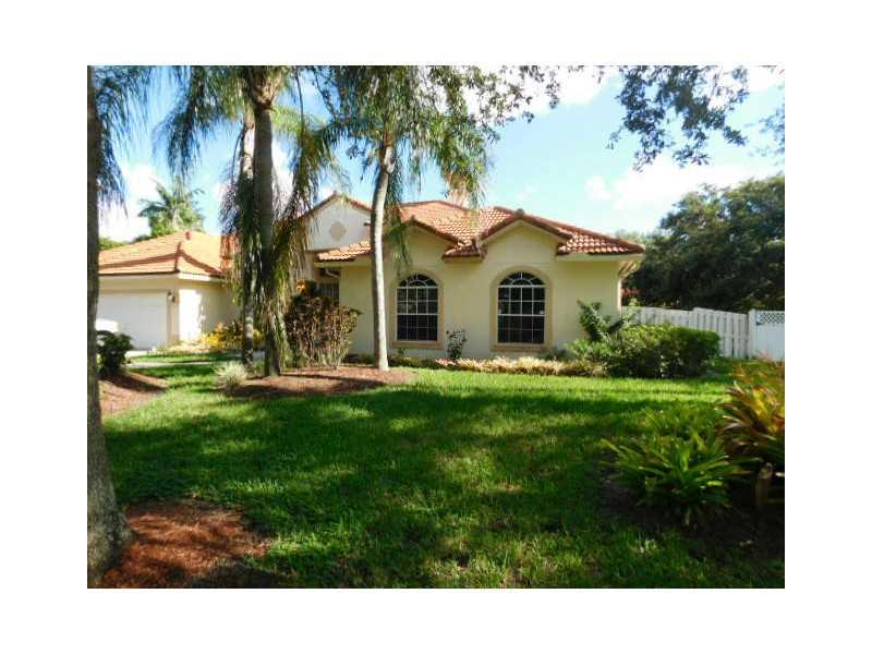 ISLA DEL SOL 85-32 B - Residential