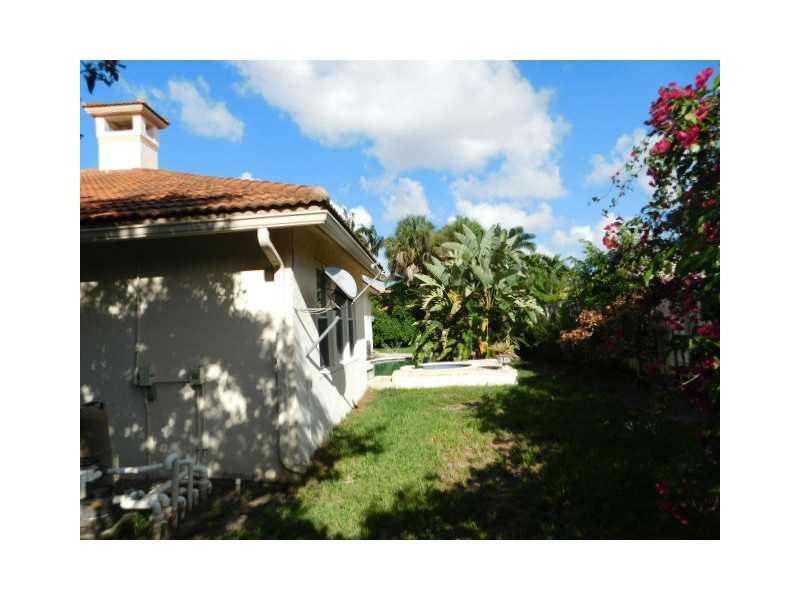 ISLA DEL SOL 85-32 B - Residential