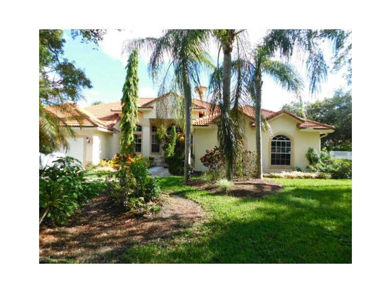 ISLA DEL SOL 85-32 B - Residential