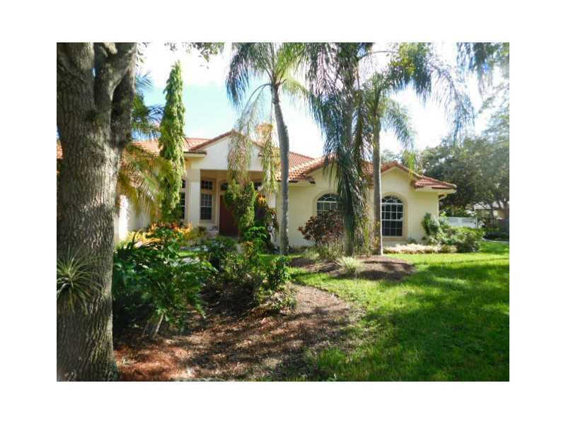 ISLA DEL SOL 85-32 B - Residential