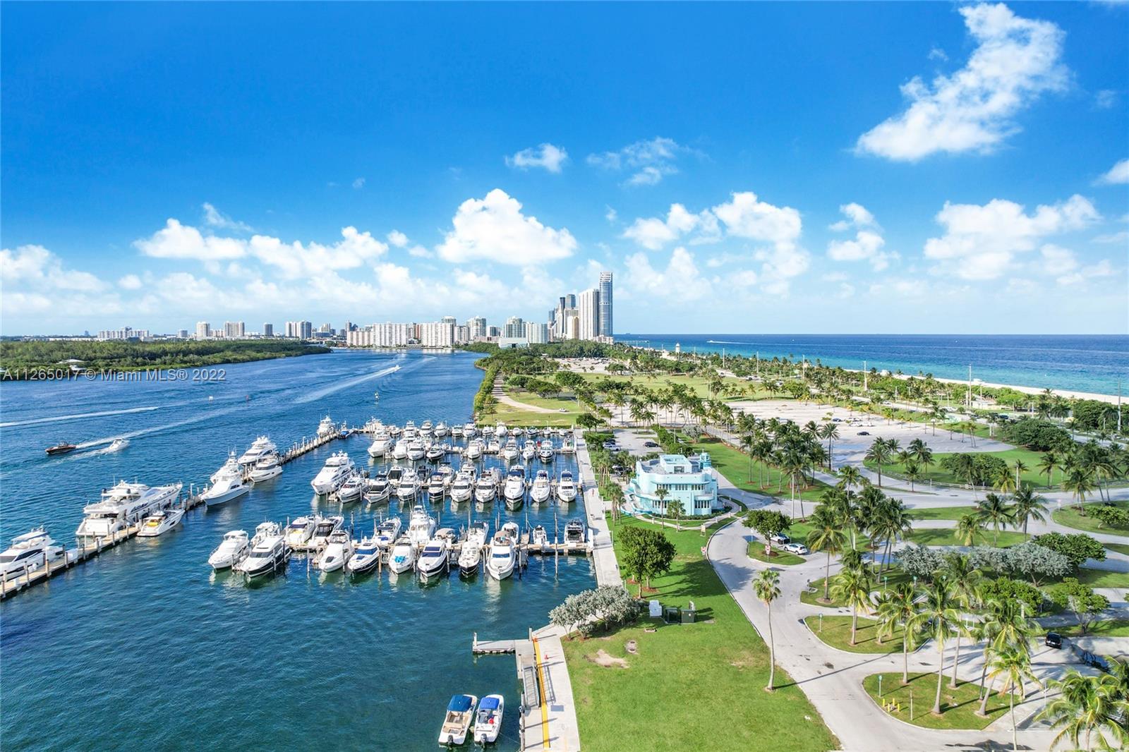 WINSTON TOWERS 700 CONDO - Residential