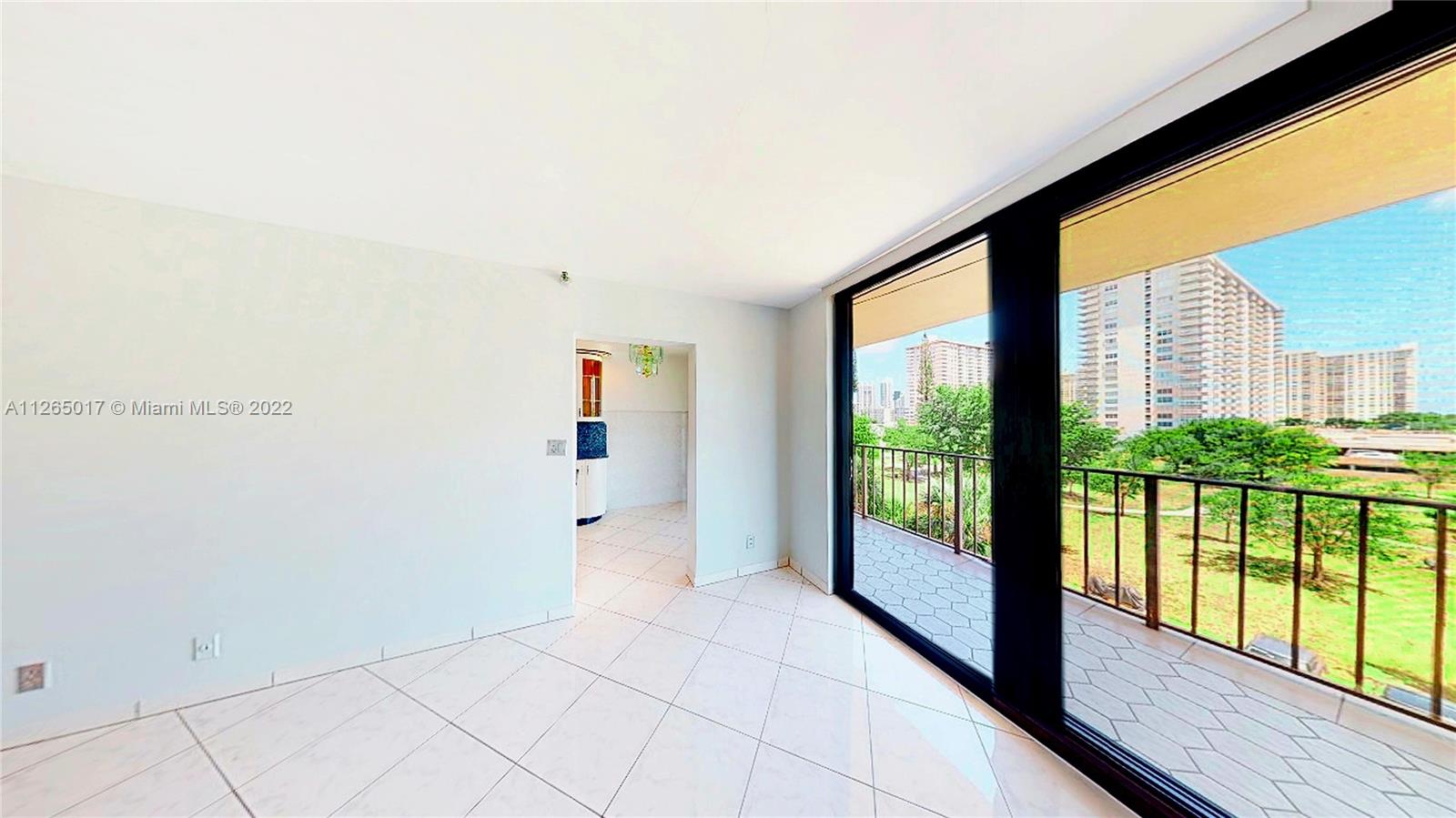 WINSTON TOWERS 700 CONDO - Residential