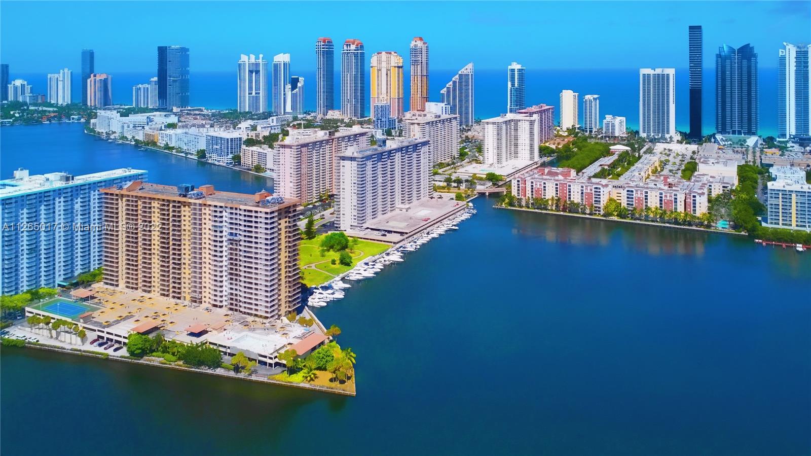 WINSTON TOWERS 700 CONDO - Residential