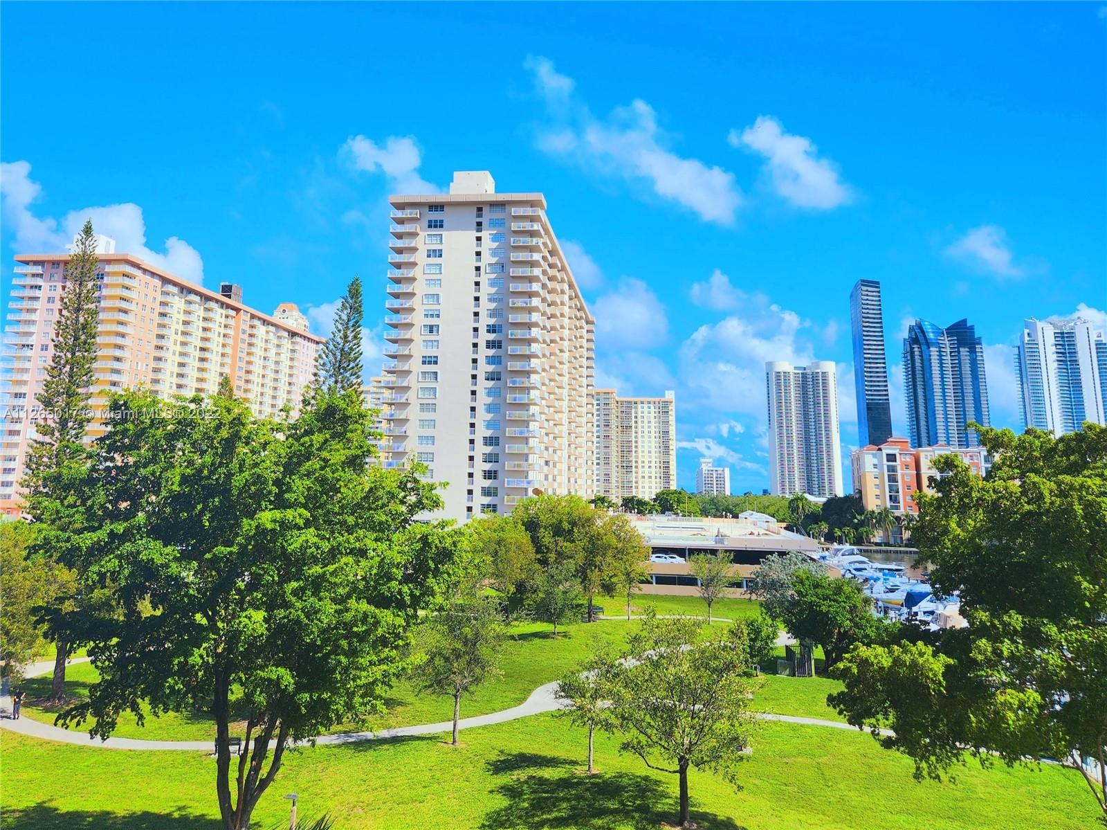 WINSTON TOWERS 700 CONDO - Residential