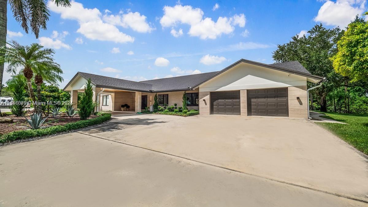 LAUREL OAKS EAST - Residential