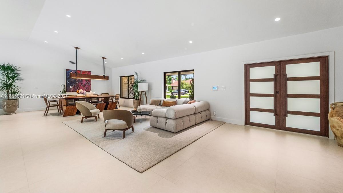 LAUREL OAKS EAST - Residential