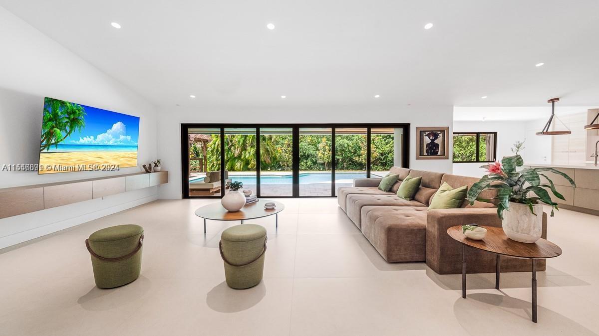 LAUREL OAKS EAST - Residential