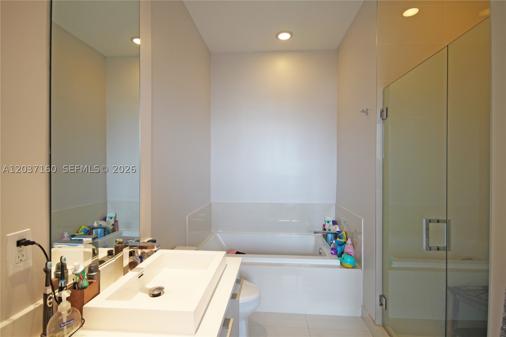 BRICKELL HEIGHTS EAST CON - Residential Lease