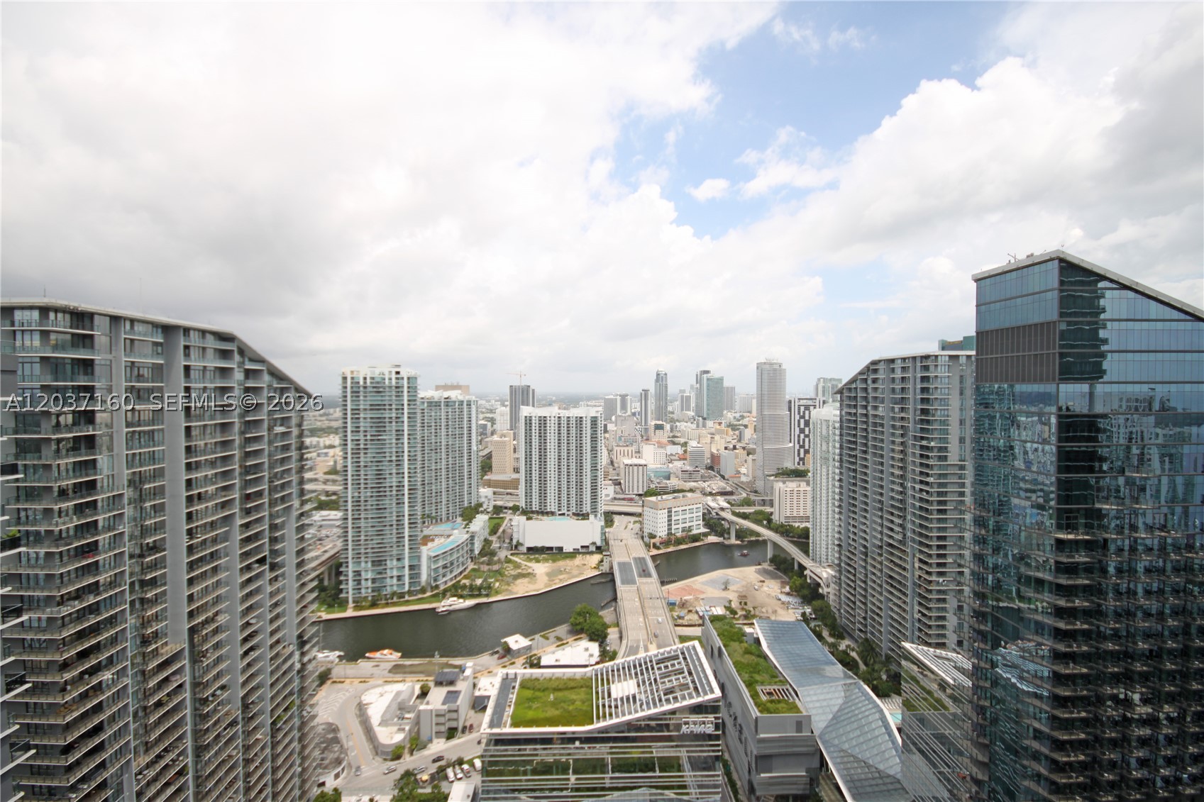BRICKELL HEIGHTS EAST CON - Residential Lease