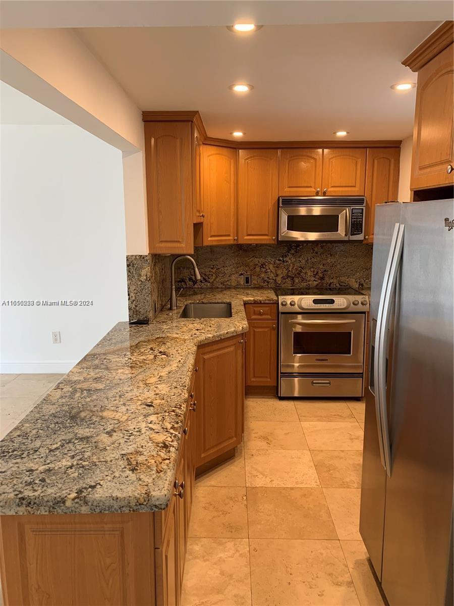 BAYVIEW POINT SOUTH CONDO - Residential Lease