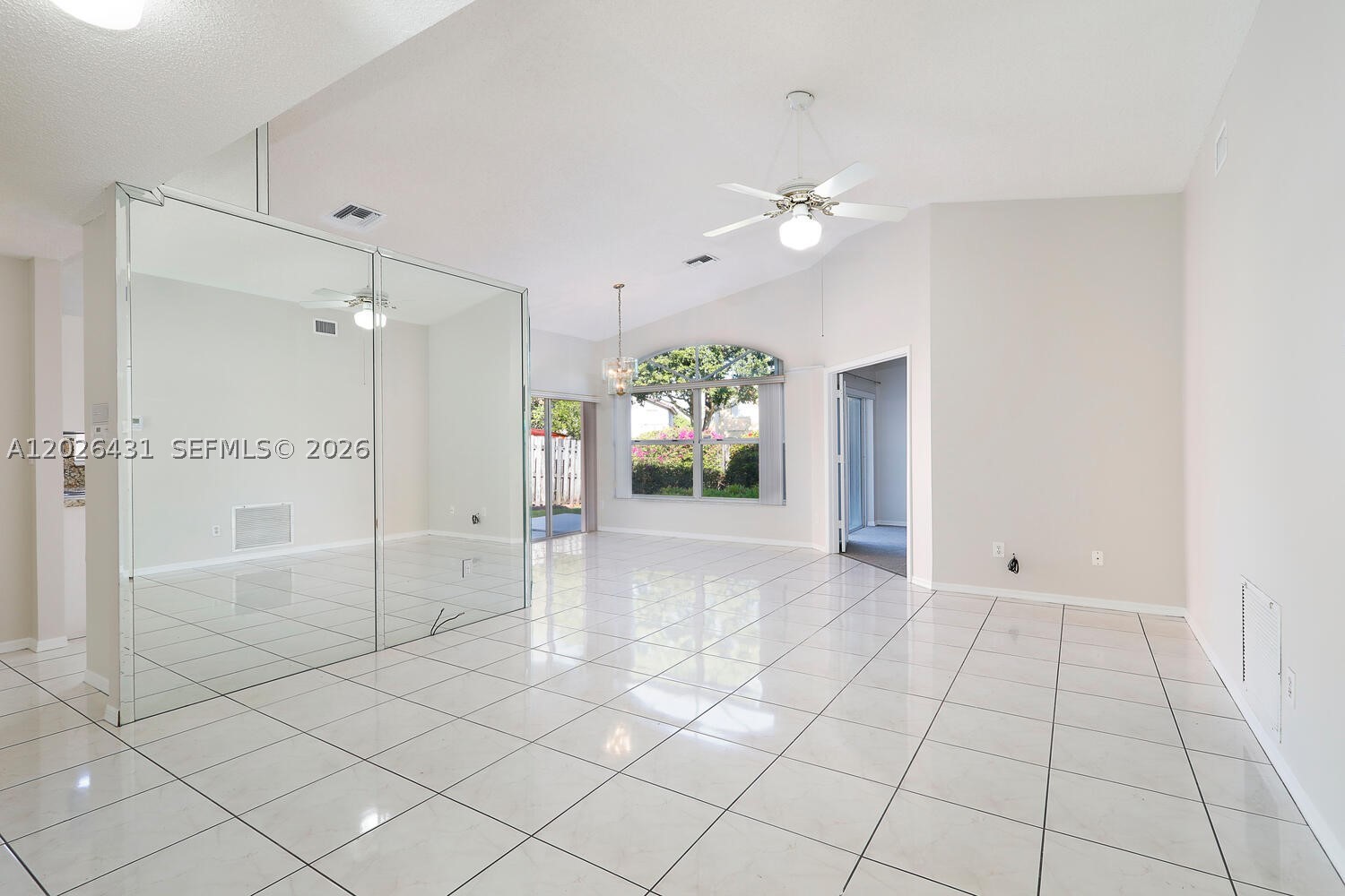 WOODS LAKE - Residential Lease