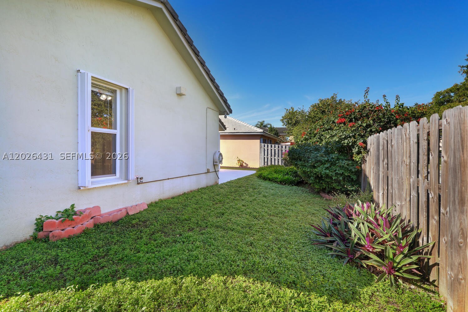 WOODS LAKE - Residential Lease