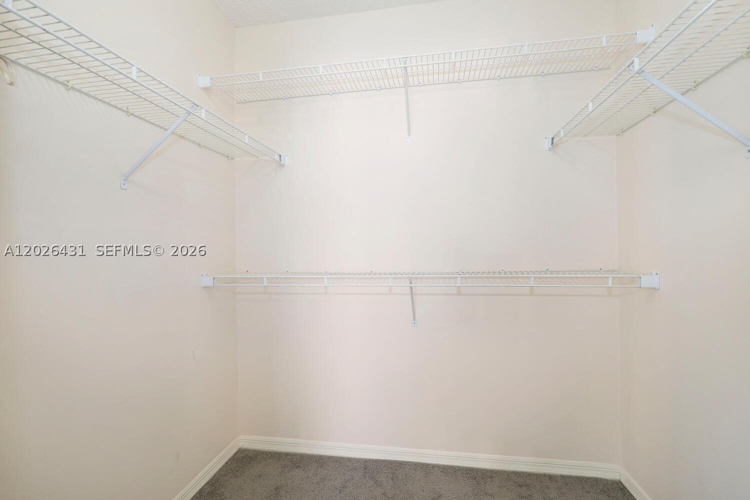 WOODS LAKE - Residential Lease