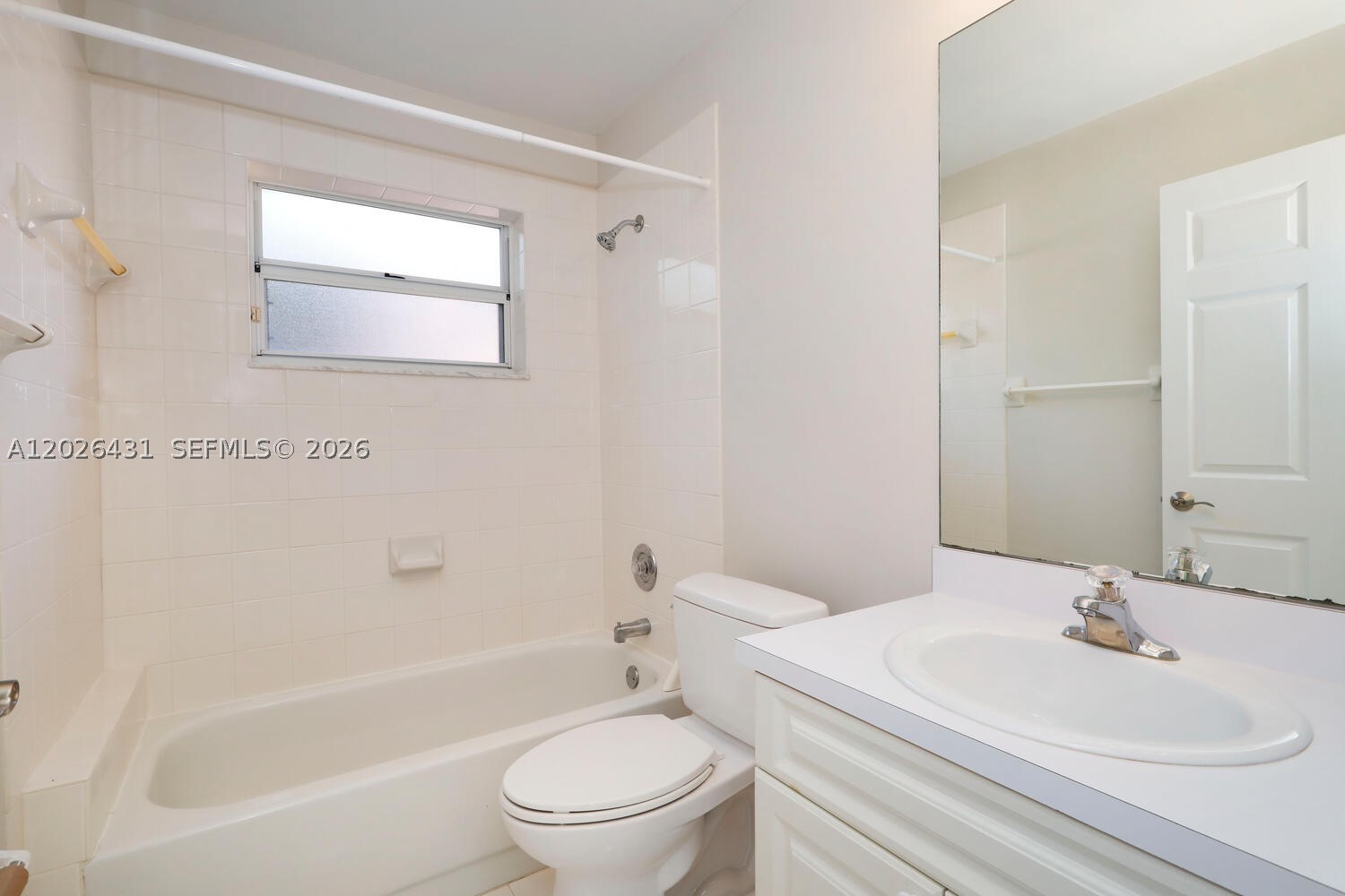 WOODS LAKE - Residential Lease