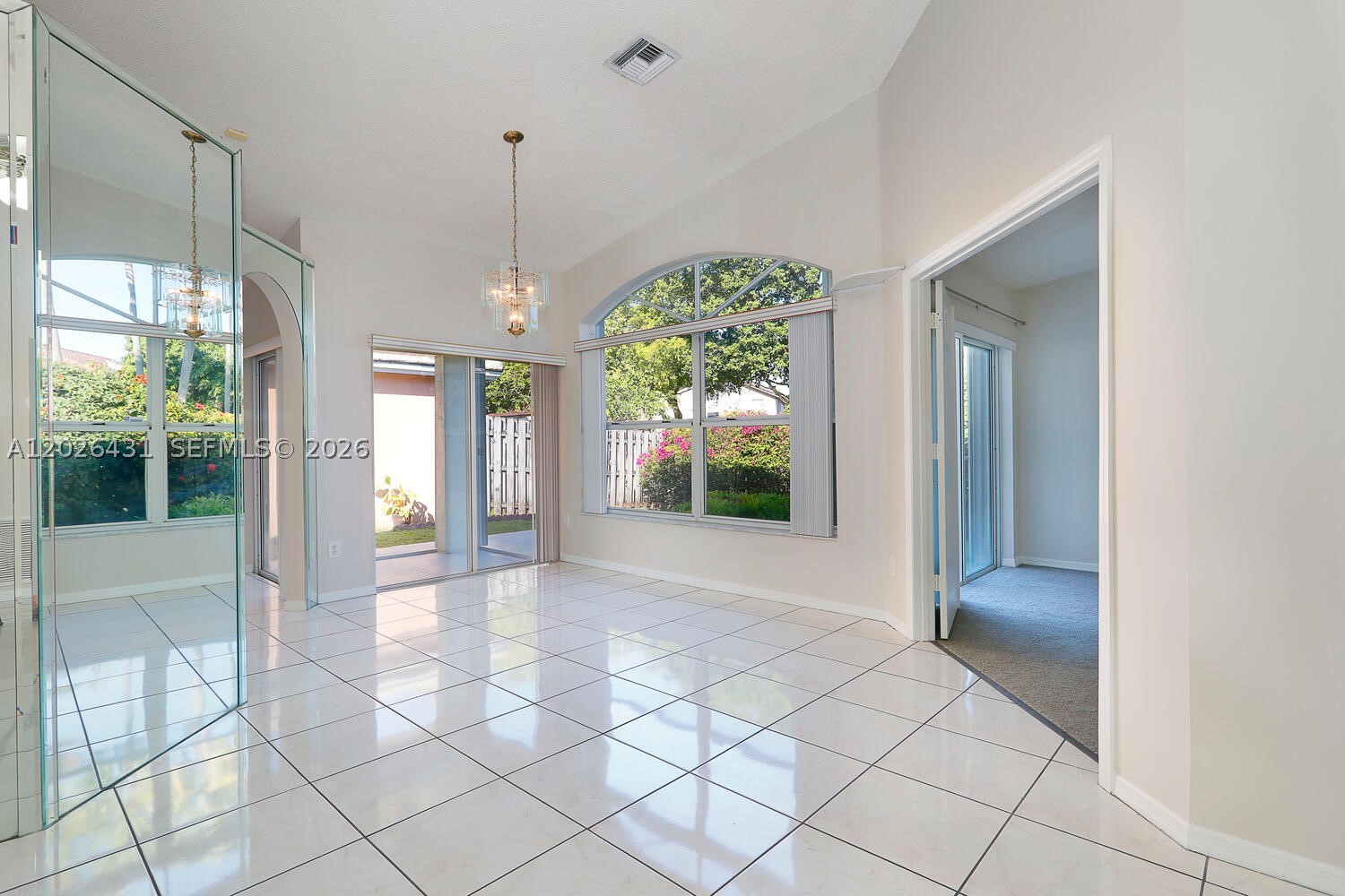 WOODS LAKE - Residential Lease