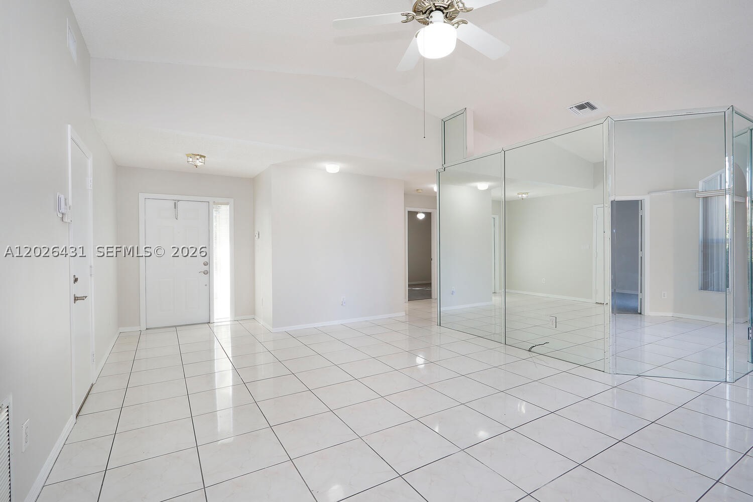 WOODS LAKE - Residential Lease