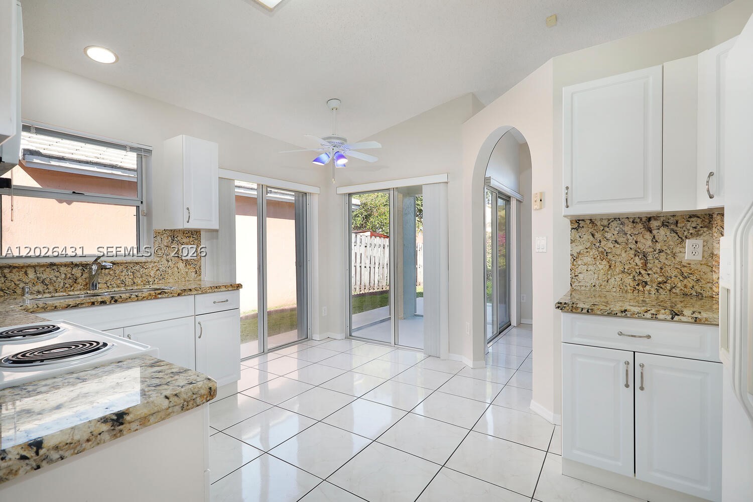 WOODS LAKE - Residential Lease