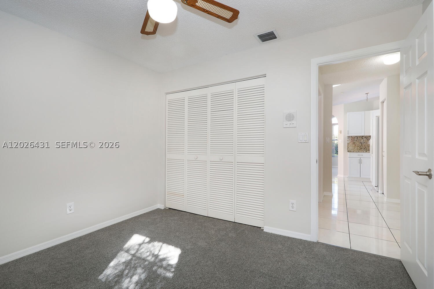 WOODS LAKE - Residential Lease