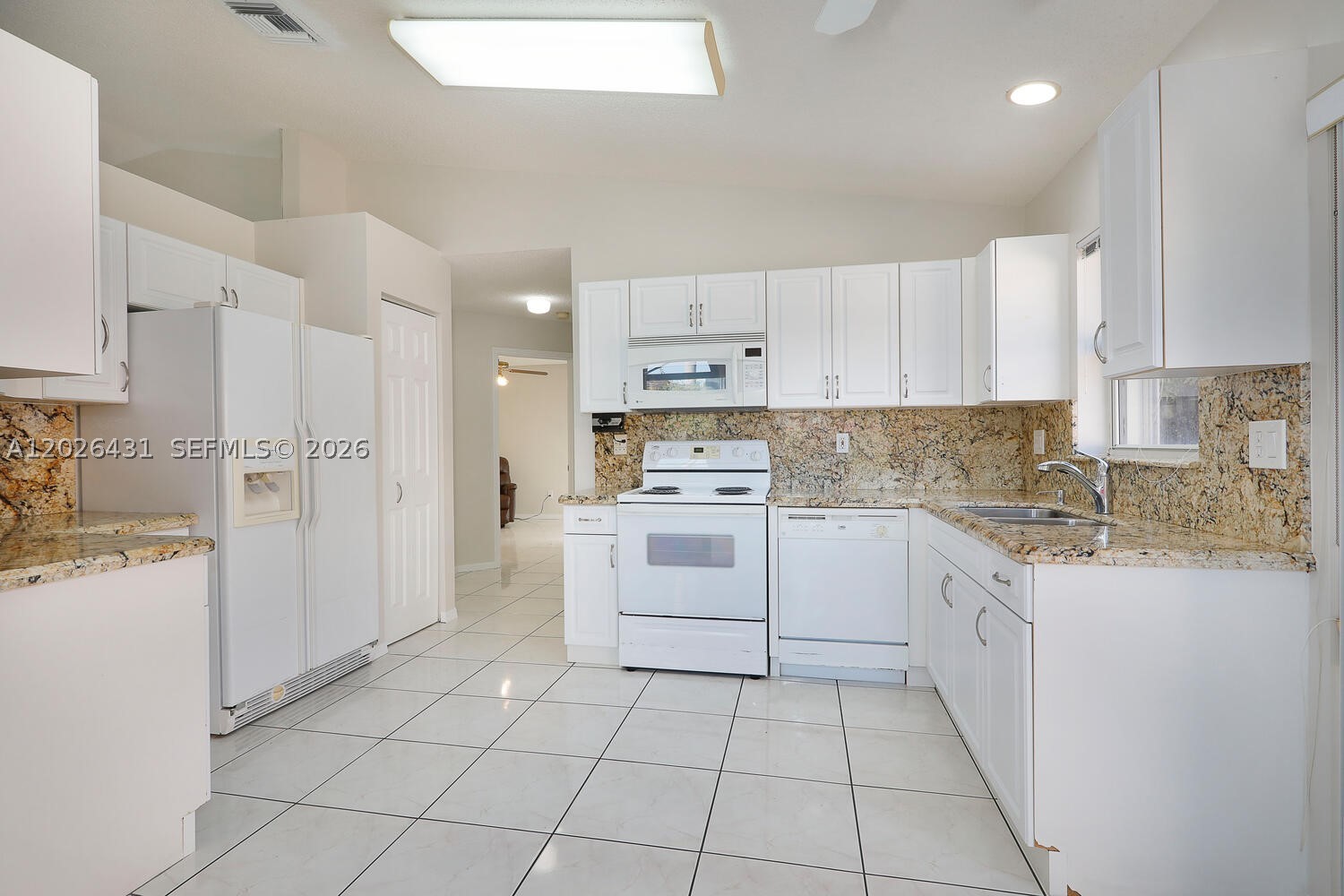 WOODS LAKE - Residential Lease
