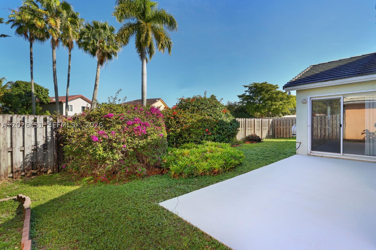 WOODS LAKE - Residential Lease