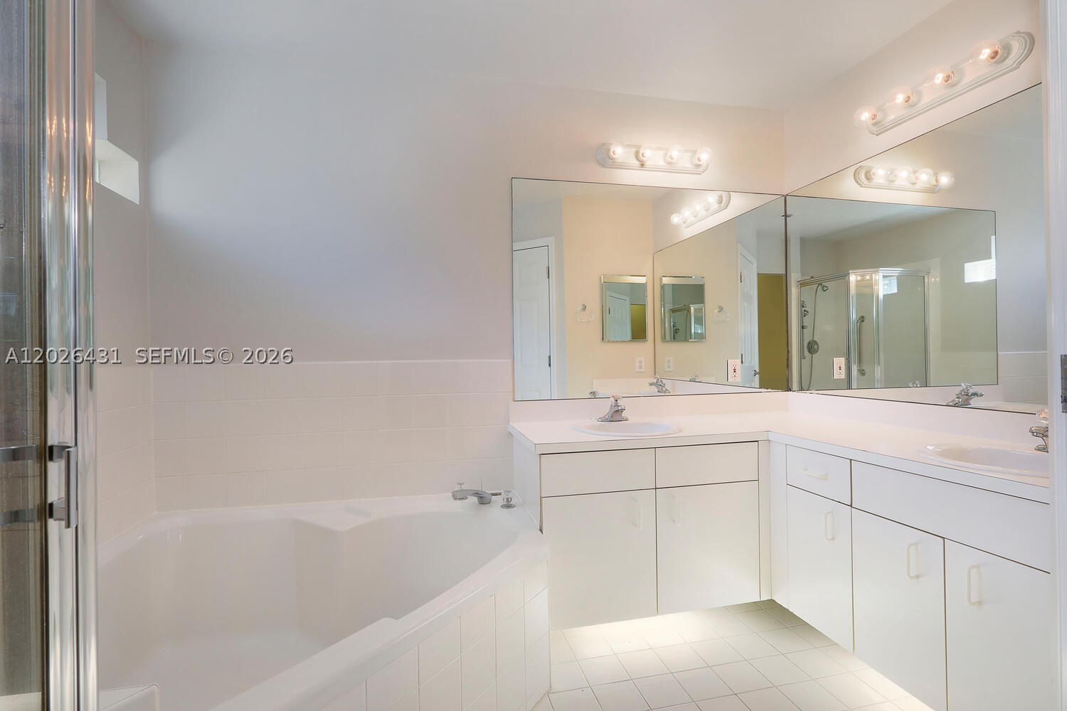 WOODS LAKE - Residential Lease