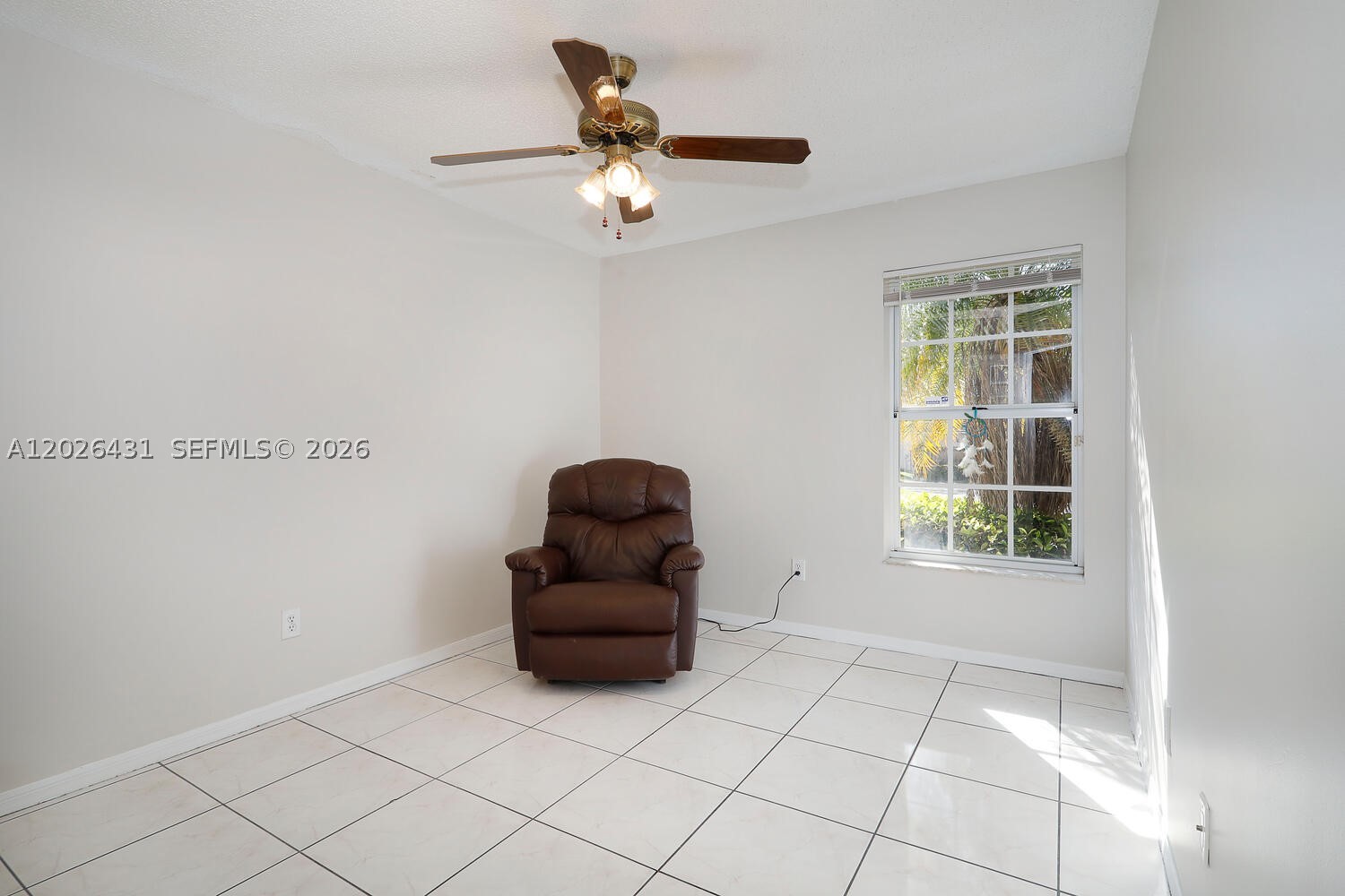 WOODS LAKE - Residential Lease