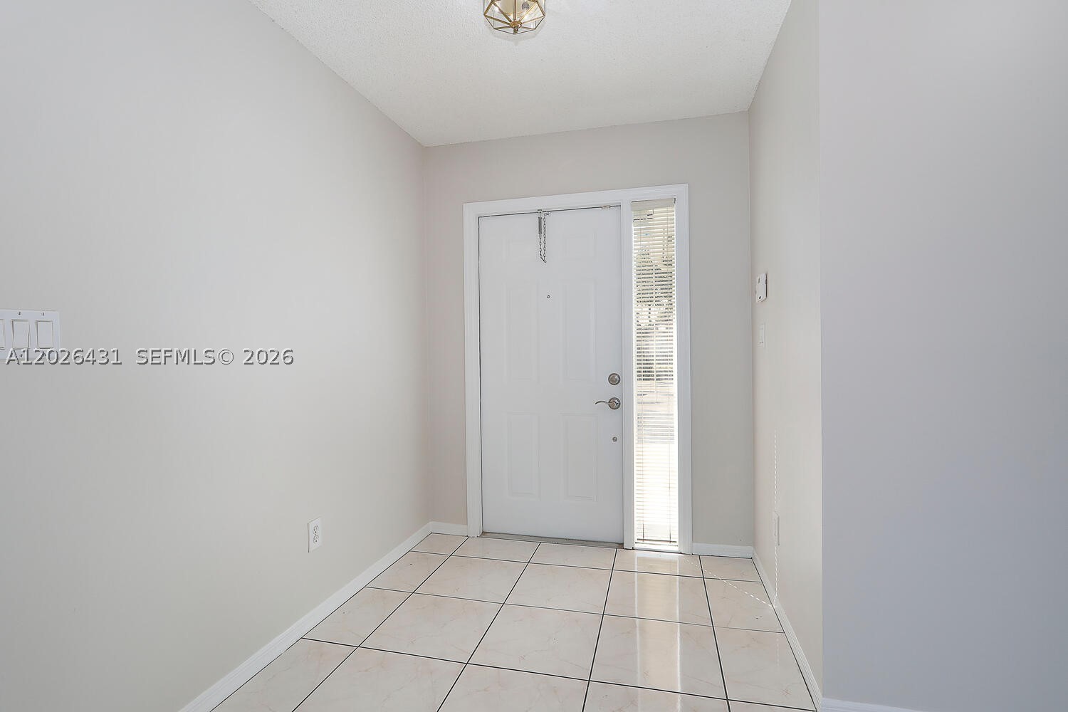 WOODS LAKE - Residential Lease