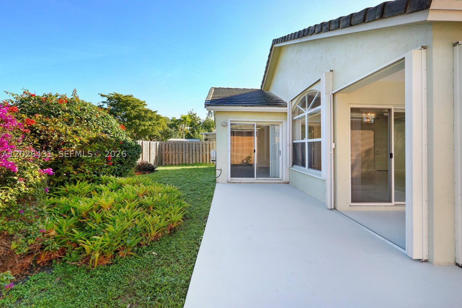 WOODS LAKE - Residential Lease