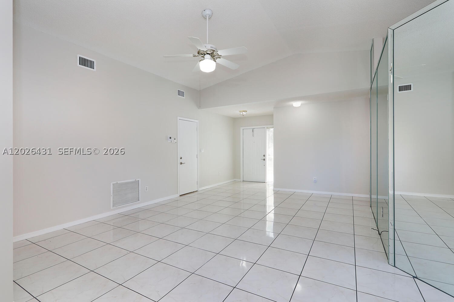 WOODS LAKE - Residential Lease