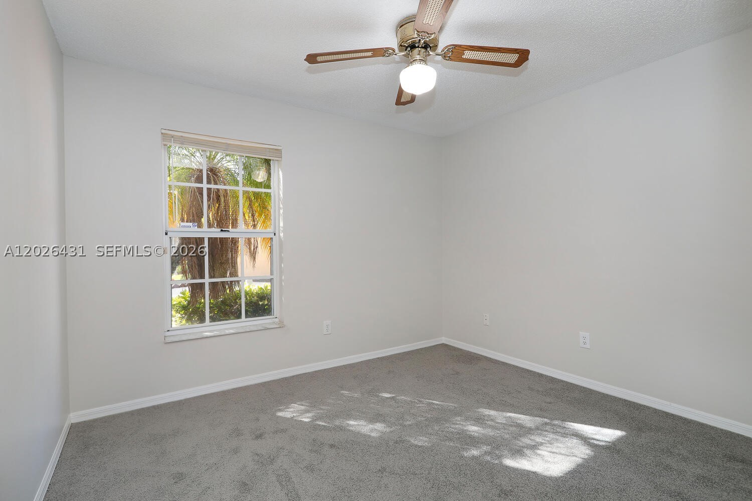 WOODS LAKE - Residential Lease