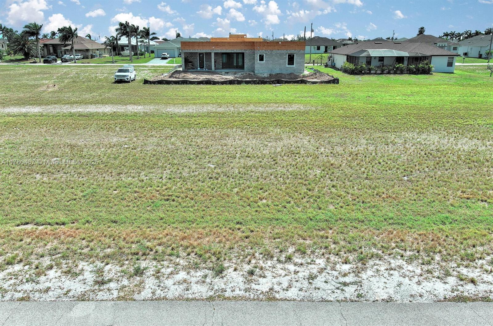 CAPE CORAL - Land