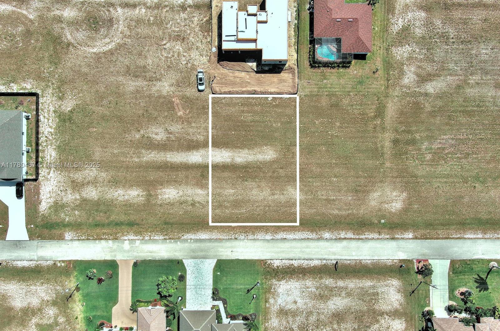 CAPE CORAL - Land