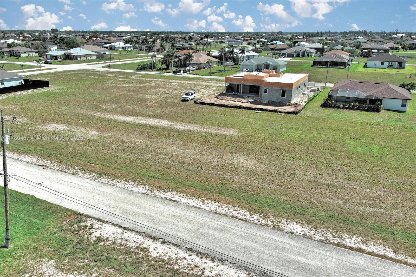 CAPE CORAL - Land