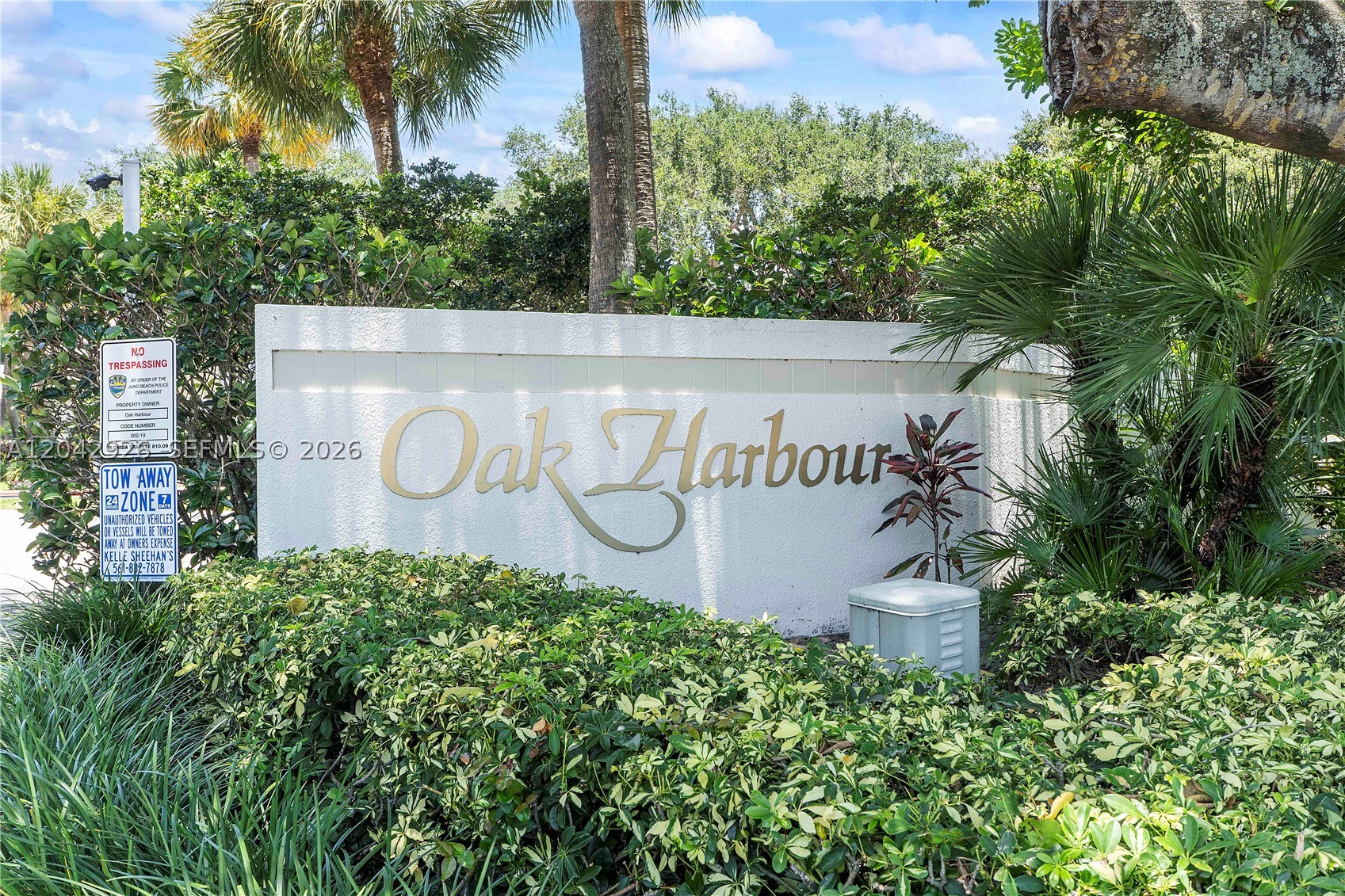 OAK HARBOUR CONDOS - Residential