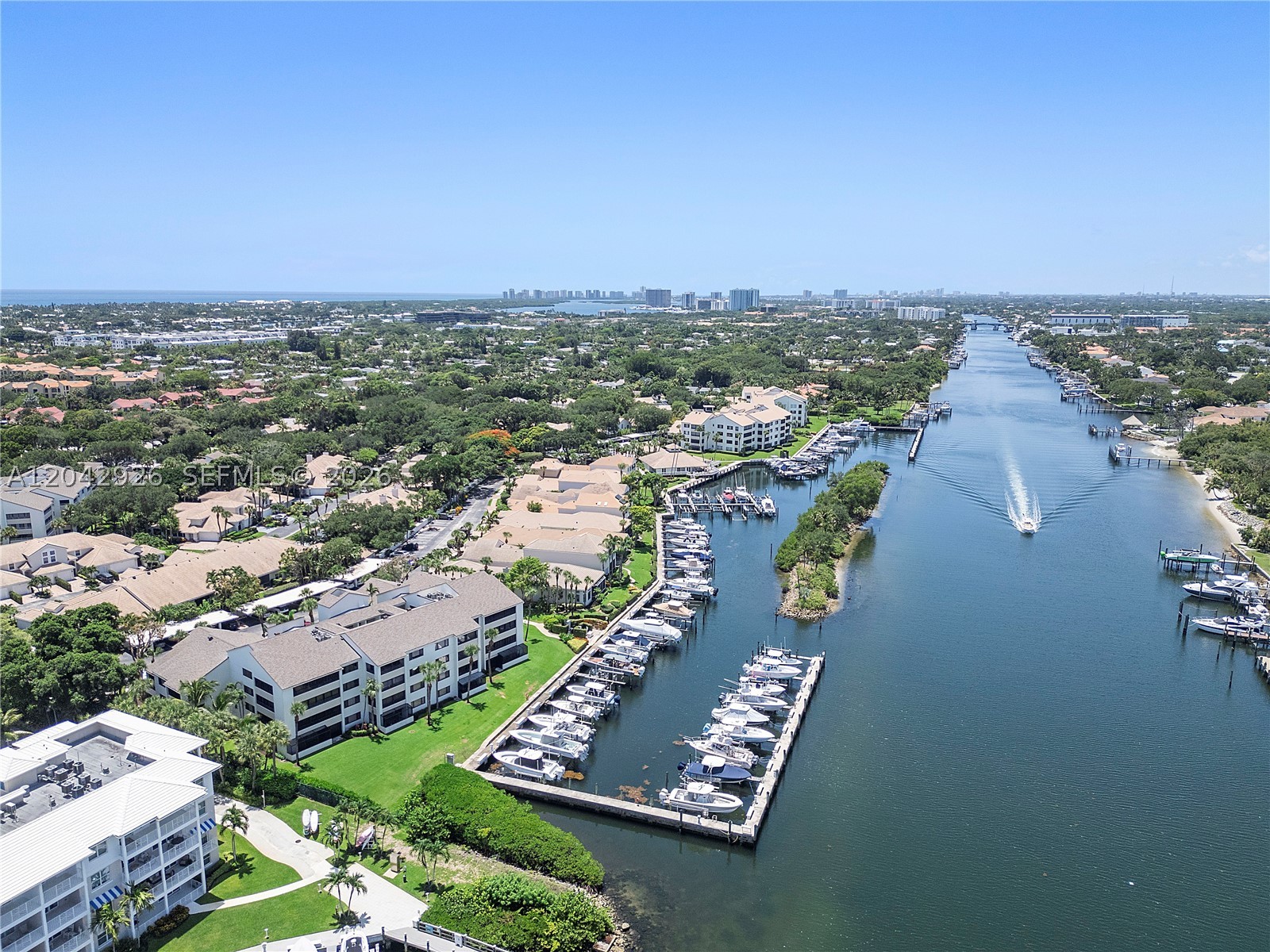 OAK HARBOUR CONDOS - Residential
